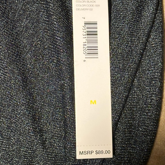 (NWT)DKNY Viscose Rayon Blouse w/fishtail hemline Color:Black /Size:M - Picture 5 of 9